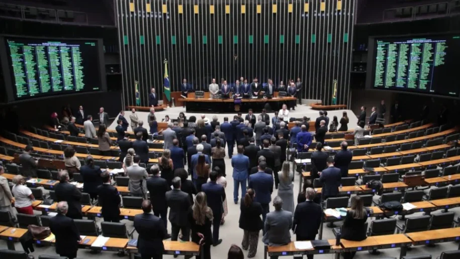 Câmara dos Deputados aprova renúncia fiscal de R$ 7 bilhões para datacenters