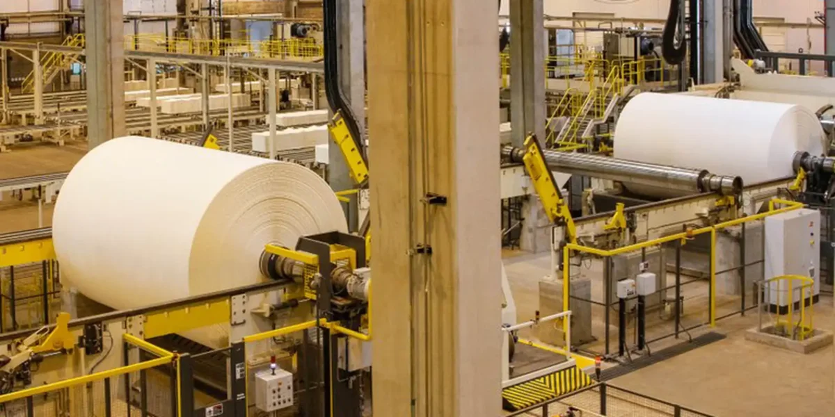 CNI alerta: Taxa Selic em 15% e estagnação da indústria ameaçam crescimento em 2026