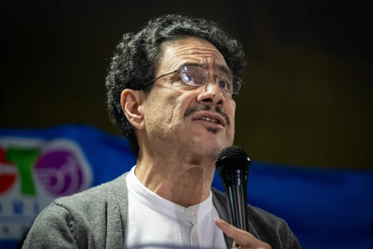 Colômbia barra Iván Cepeda de primária e gera tensão na esquerda antes da eleição