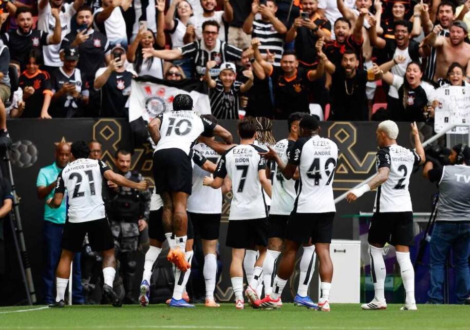 Corinthians desbanca Flamengo, conquista Supercopa Rei e provoca crise rubro-negra
