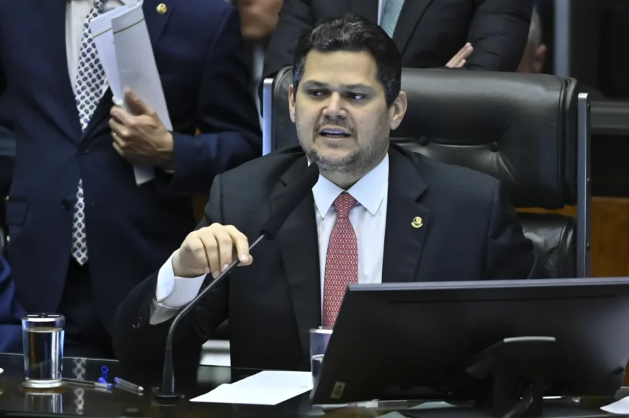Davi Alcolumbre reafirma papel pacificador do Congresso e evita conflitos