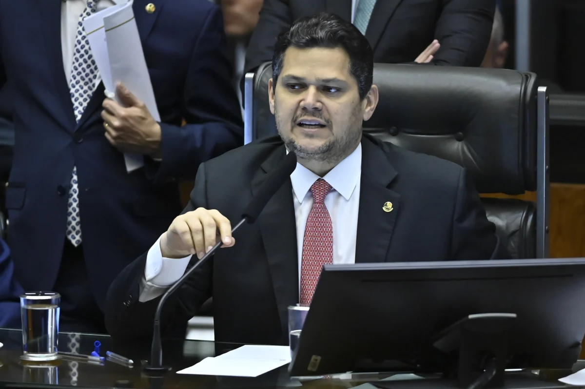 Davi Alcolumbre reafirma papel pacificador do Congresso e evita conflitos