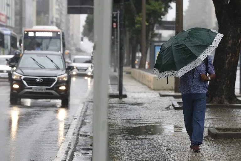 Defesa Civil Nacional alerta para chuvas intensas e ventos de 100 km/h no Sudeste