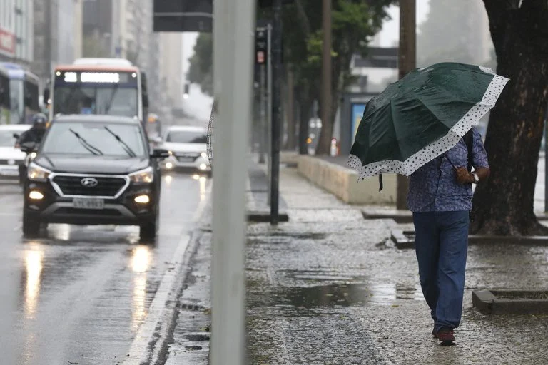 Defesa Civil Nacional alerta para chuvas intensas e ventos de 100 km/h no Sudeste