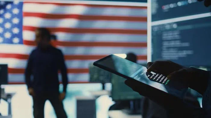 Departamento de Segurança dos EUA exige big techs revelarem críticos ao ICE