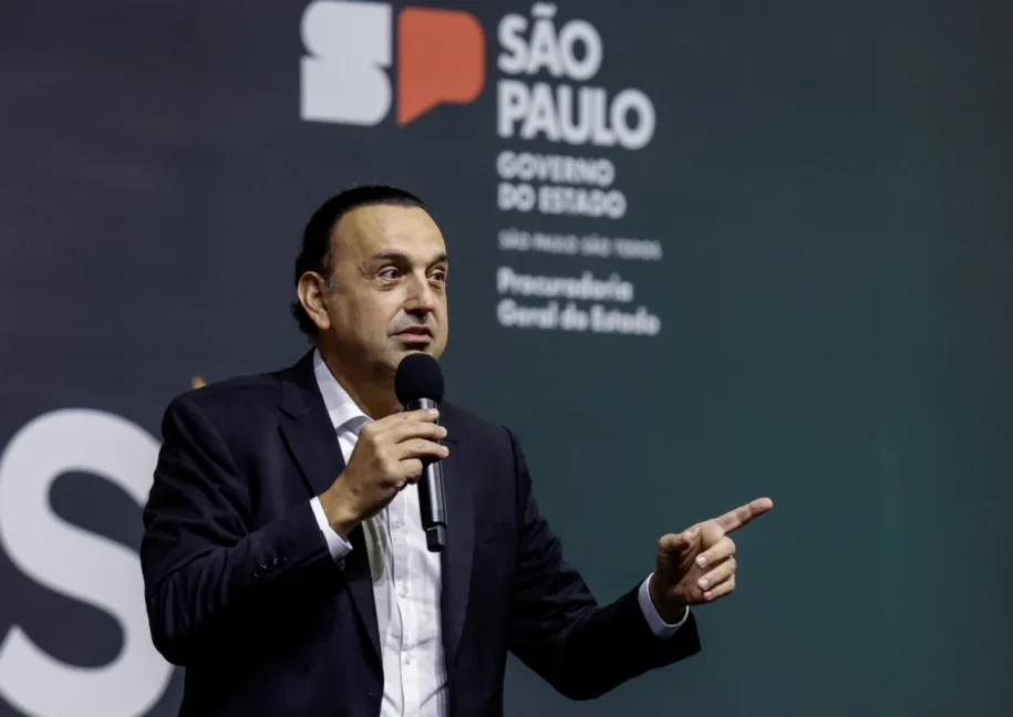 Deputado Paulo Fiorilo pede investigação de Felicio Ramuth por lavagem de dinheiro