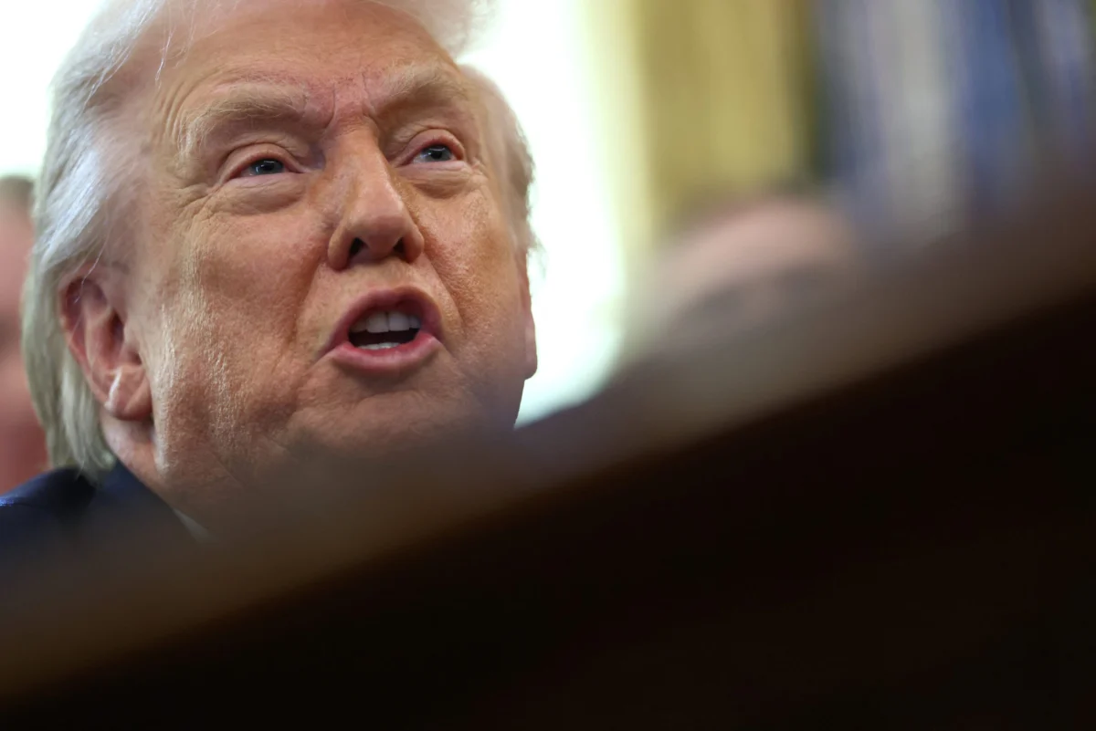 Donald Trump processa BBC em até US$ 10 bilhões por alegações de difamação