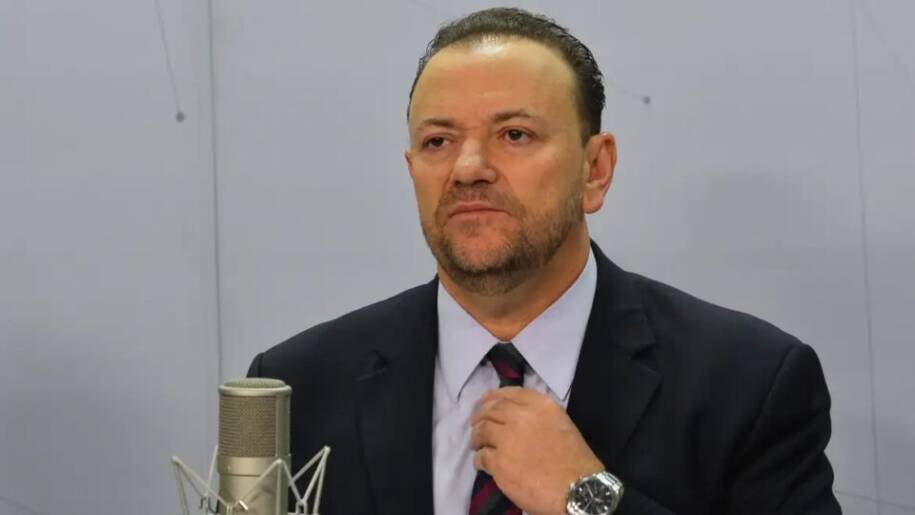 Edinho Silva convoca militância do PT contra Flávio Bolsonaro em meio a empate técnico