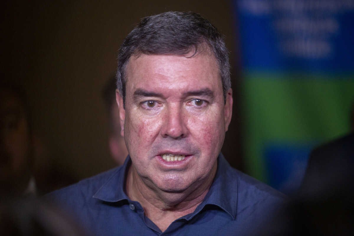 Eduardo Riedel apoia Flávio Bolsonaro contra Lula nas eleições de 2026