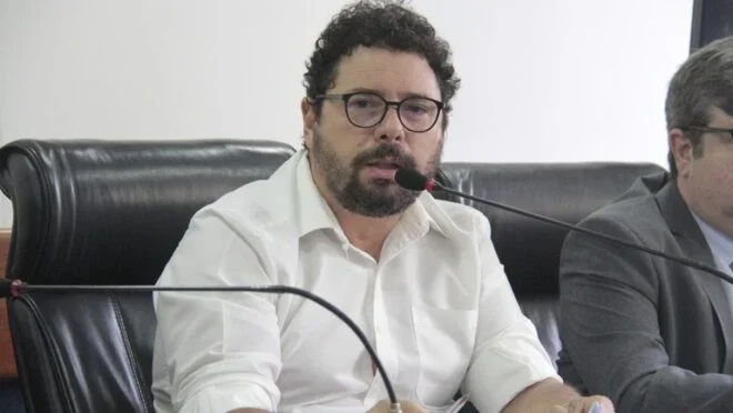 Federação PSOL-Rede divide candidaturas em Pernambuco: Ivan Moraes e Alfredo Gomes na disputa