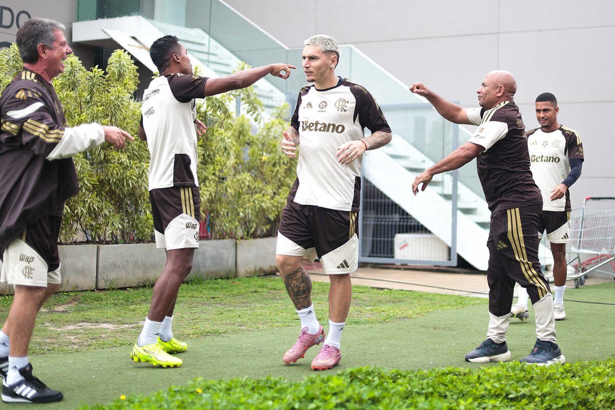Flamengo busca vitória decisiva contra o Vitória após início ruim no Brasileirão