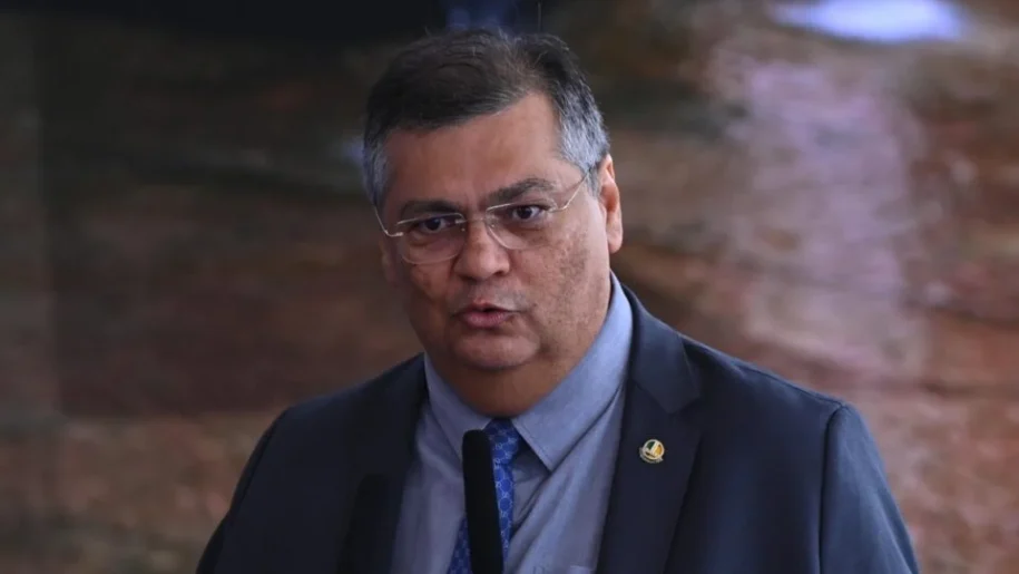 Flávio Dino suspende ‘penduricalhos’ e impõe limites nos Três Poderes da República
