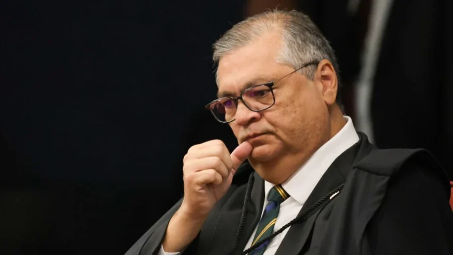 Flávio Dino suspende ‘supersalários’ e impacta benefícios de R$ 4,3 bilhões