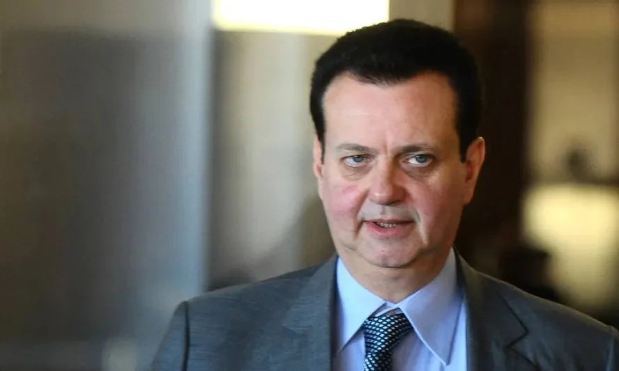 Gilberto Kassab luta por candidatura própria enquanto PSD se divide em apoio a Lula