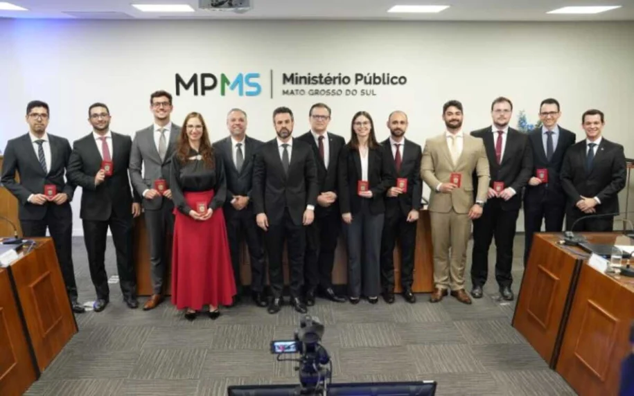 Gilmar Mendes e Flávio Dino enfrentam supersalários de novatos do MPMS