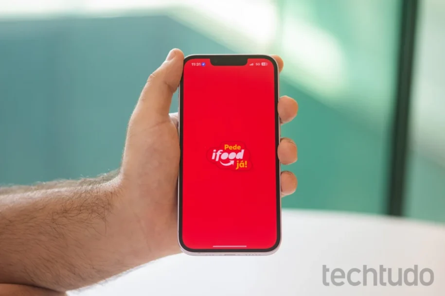 Giovanni Bassi revela diferenças de preços no iFood e gera polêmica entre usuários