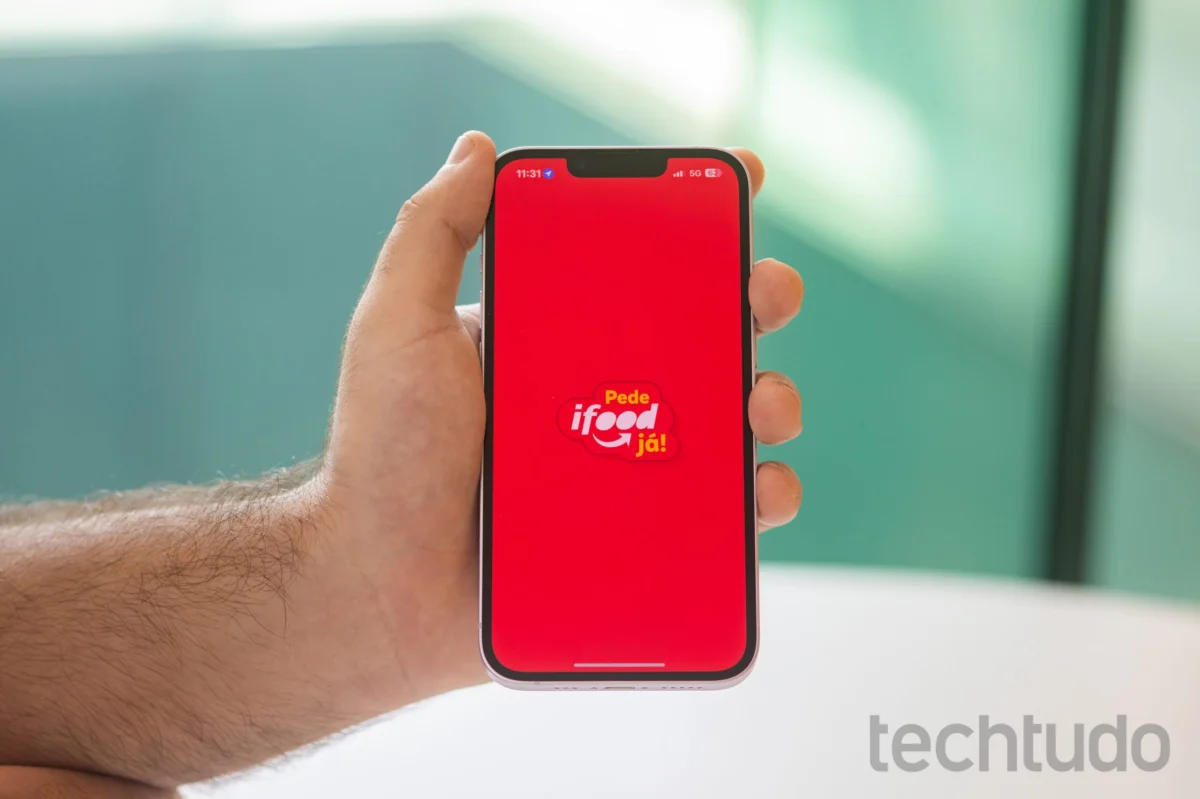 Giovanni Bassi revela diferenças de preços no iFood e gera polêmica entre usuários