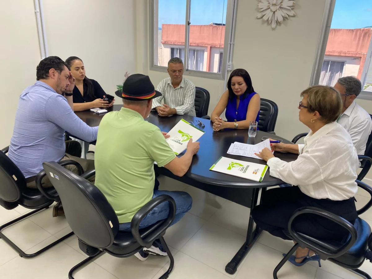 Governador Jorginho Mello garante 30 casas para Forquilhinha em convênio habitacional
