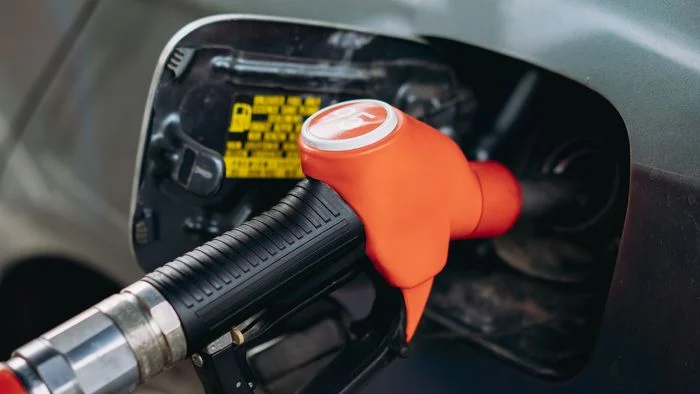 Governo aumenta etanol na gasolina e revela fraudes que afetam consumo