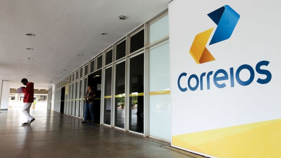 Governo avalia novo aporte de R$ 6 bilhões para salvar Correios em crise