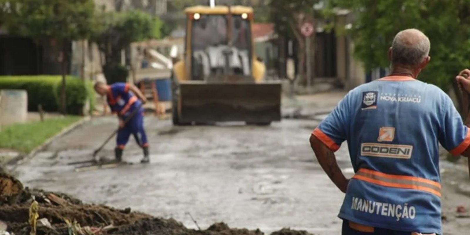 Governo do Rio mobiliza equipes para cidades em emergência após chuvas devastadoras