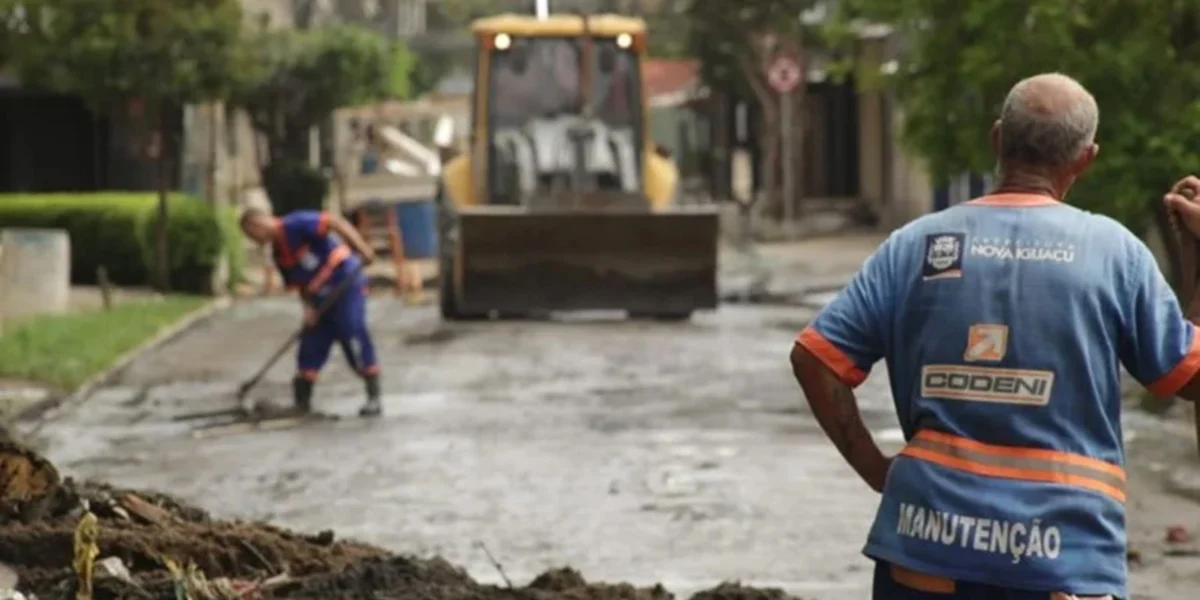 Governo do Rio mobiliza equipes para cidades em emergência após chuvas devastadoras