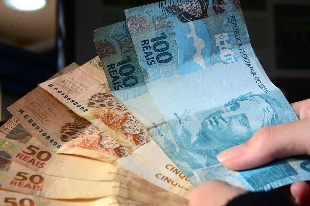 Governo libera consulta ao Abono Salarial PIS/Pasep 2026 com R$ 32,3 bilhões em jogo