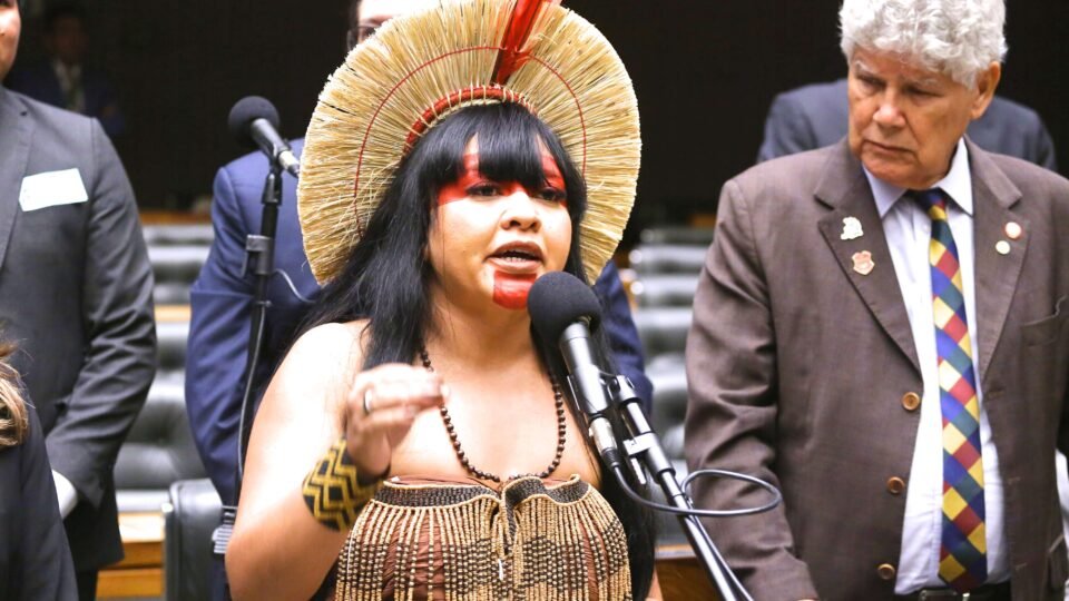 Governo Lula aprova criação de universidades e ignora déficit fiscal alarmante