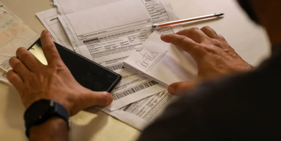 Governo oficializa novo salário mínimo de R$ 1.621 e impacta 61,9 milhões