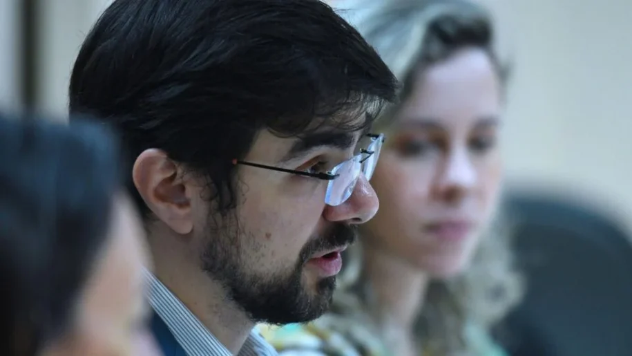 Guilherme Mello assume Banco Central e propõe mudanças radicais no mercado financeiro