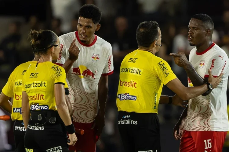 Gustavo Marques critica árbitra após eliminação do Bragantino no Paulistão