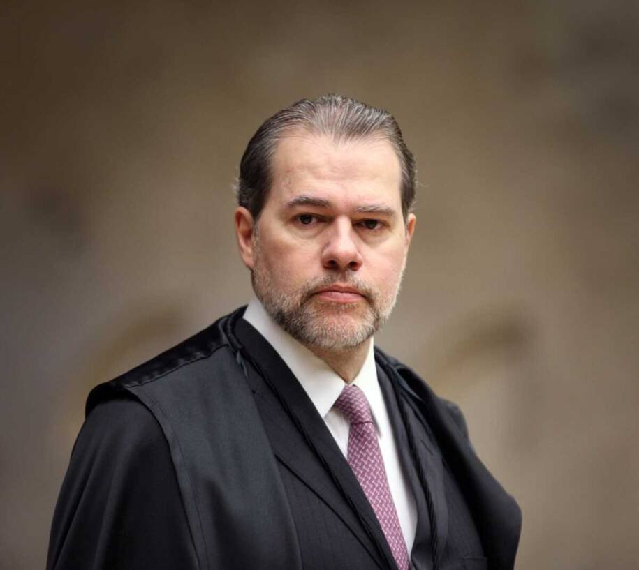 Hugo Motta defende Toffoli e critica revelações sobre negócios com banqueiro