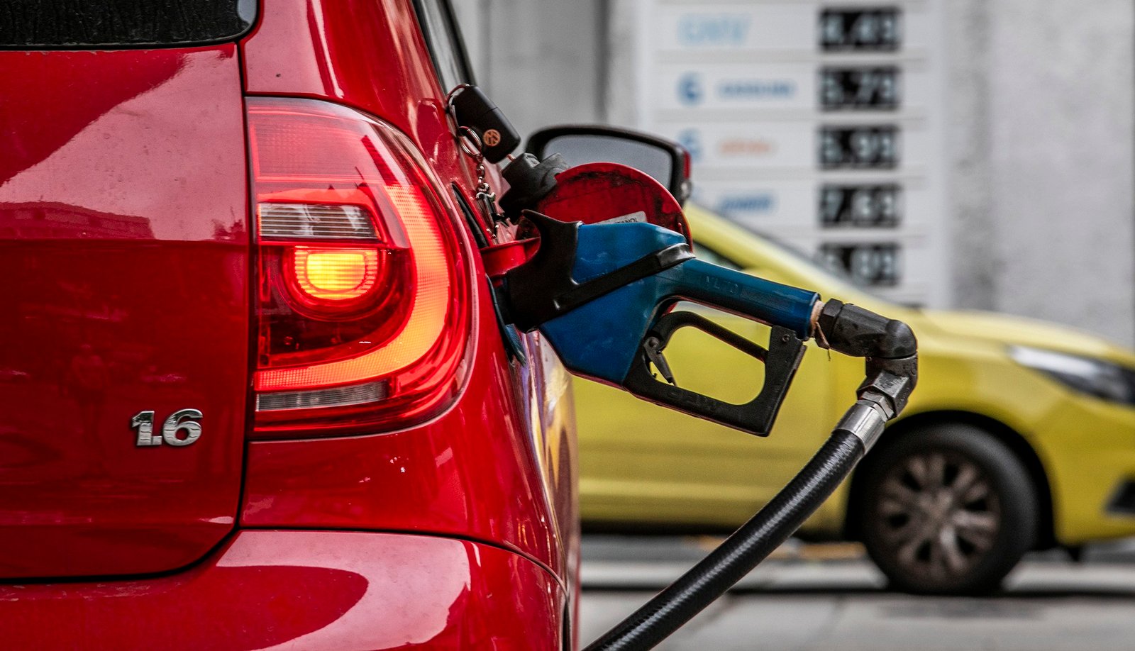 IBGE revela que aumento do ICMS faz gasolina subir 2,06% e impacta IPCA