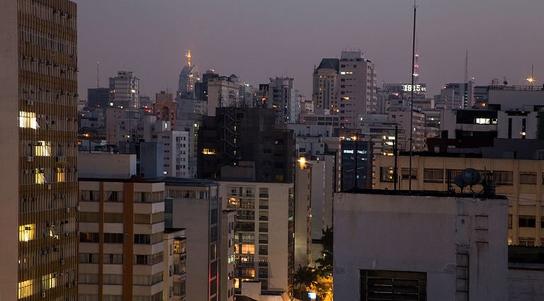 IBGE revela queda na energia elétrica e inflação de 0,33% em janeiro de 2026