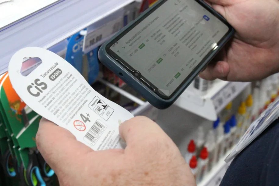 Imetro-SC reprova produtos escolares e alerta pais sobre segurança em SC