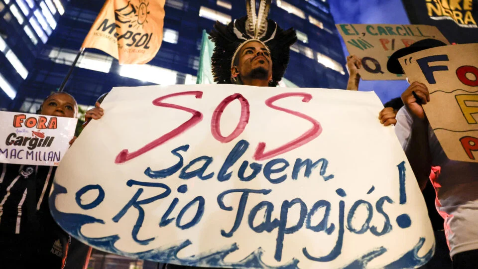 Indígenas invadem terminal da Cargill em Santarém e protestam contra Lula