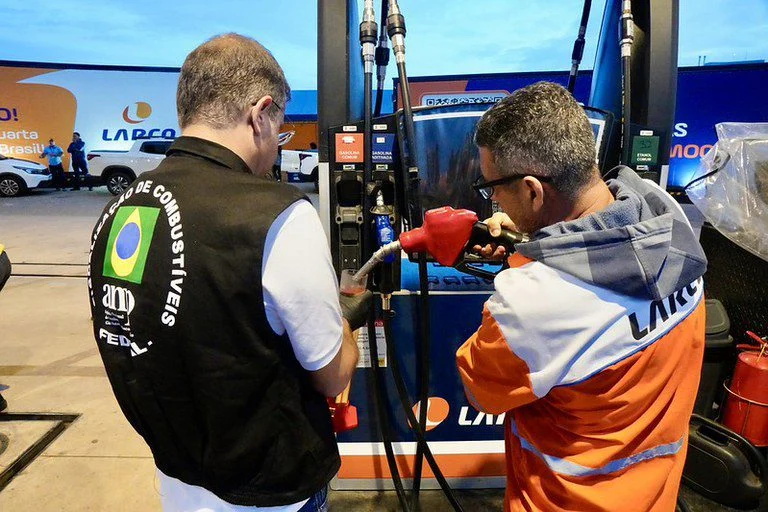 Inmetro e ANP realizam Operação ‘Tô de Olho’ e flagram 787 irregularidades