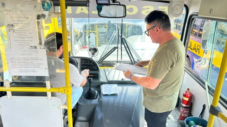 Itapema realiza vistoria em ônibus escolares antes do início das aulas