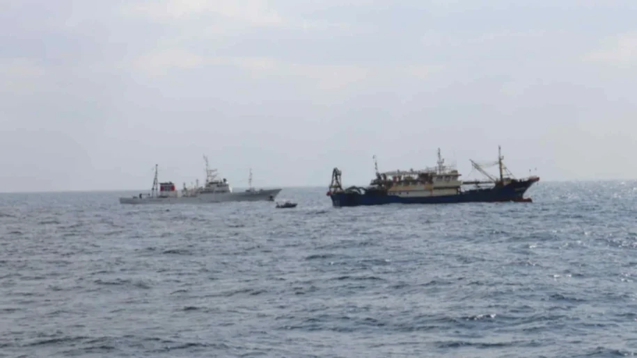 Japão apreende barco de pesca chinês e prende capitão em tensa crise diplomática