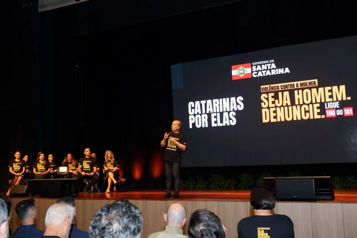 Jorginho Mello lança campanha para homens e busca reduzir feminicídios em SC