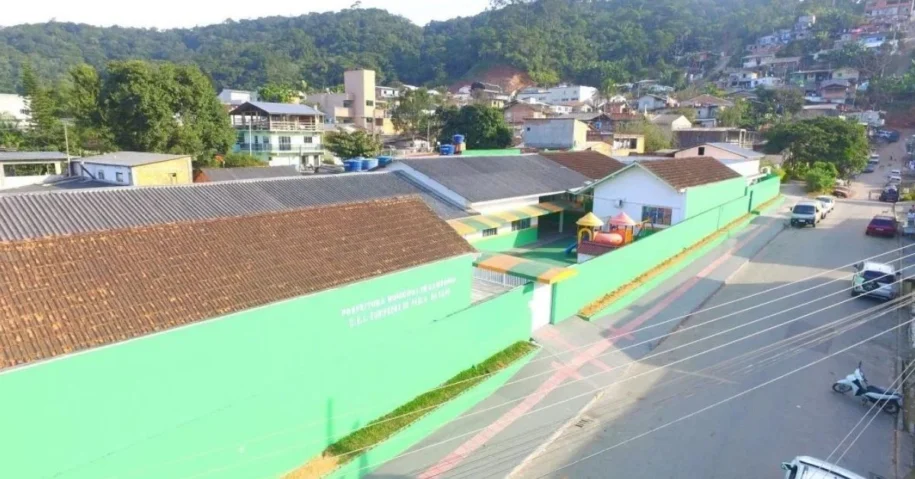 Justiça suspende processos seletivos e Camboriú adia aulas para 19 de fevereiro