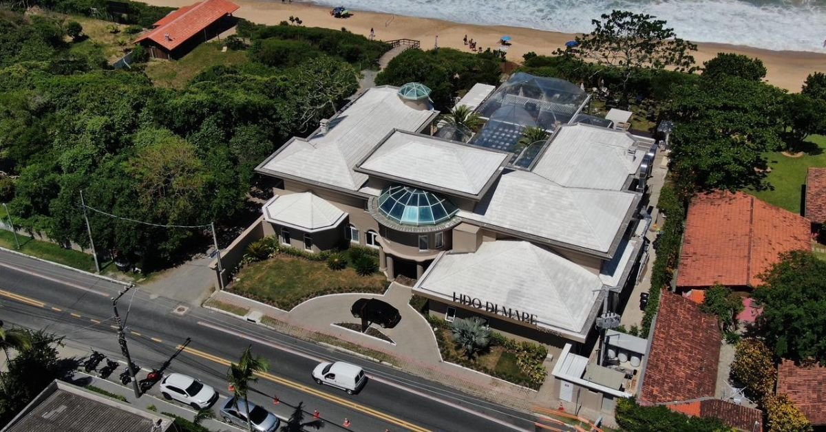 Lido di Mare promove Carnaval Sunset com feijoada e samba na Praia do Estaleirinho