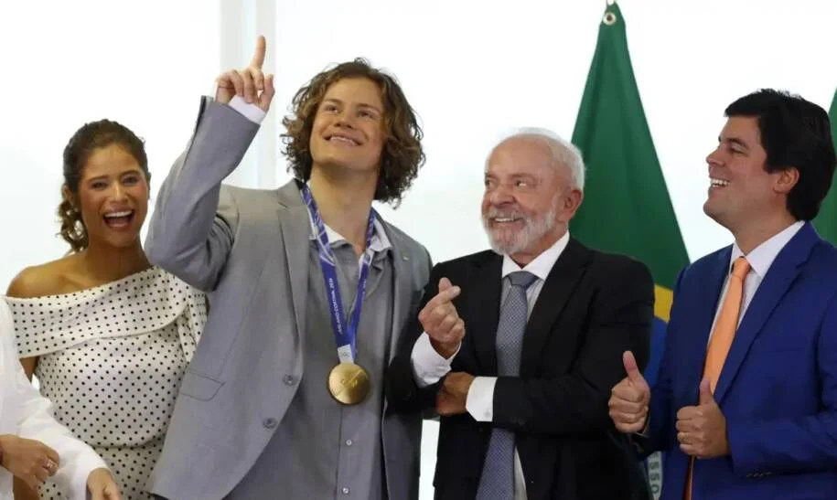 Lucas Pinheiro Braathen conquista ouro e Lula anuncia mudanças na Lei do Esporte