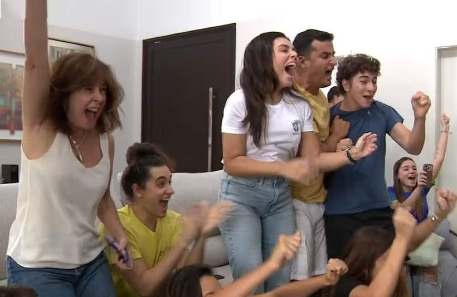 Lucas Pinheiro conquista ouro histórico e emociona família no Brasil e na Itália