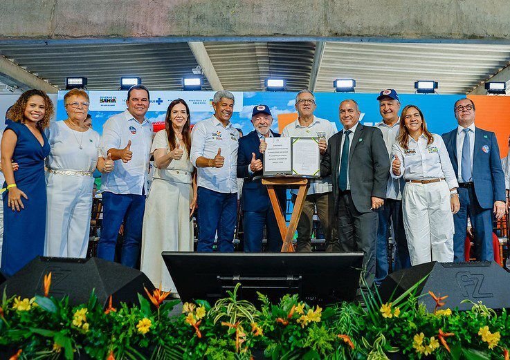 Lula Anuncia R$ 1,8 Trilhões para Saúde na Bahia em Cerimônia Tensa