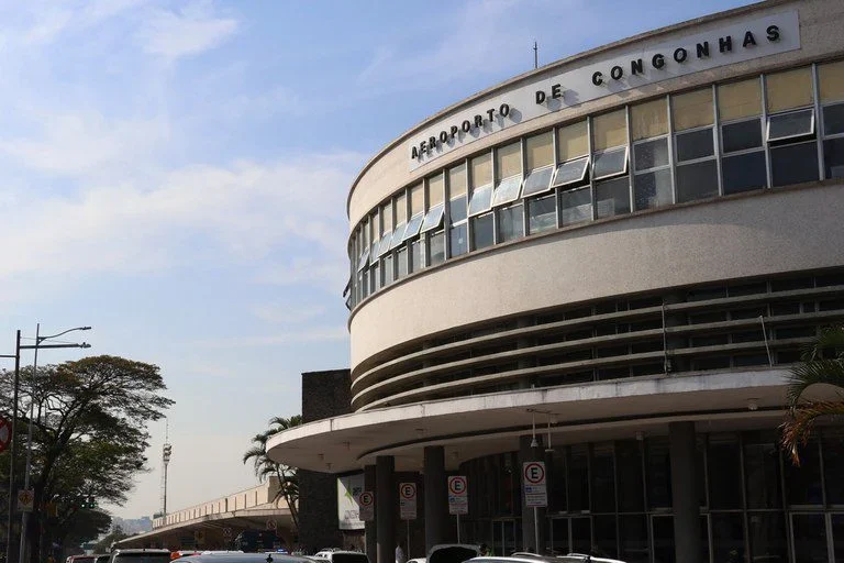 Lula anuncia R$ 4,64 bilhões do BNDES para modernizar 11 aeroportos até 2028