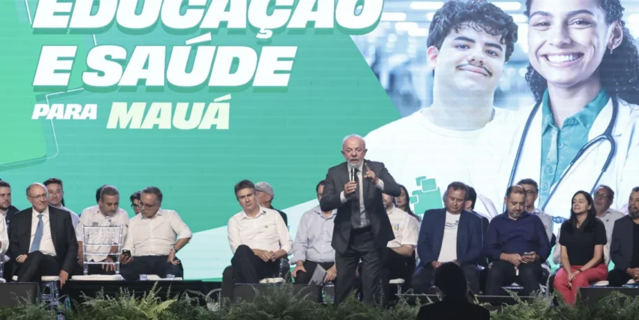 Lula defende educação como arma contra violência em evento em Mauá