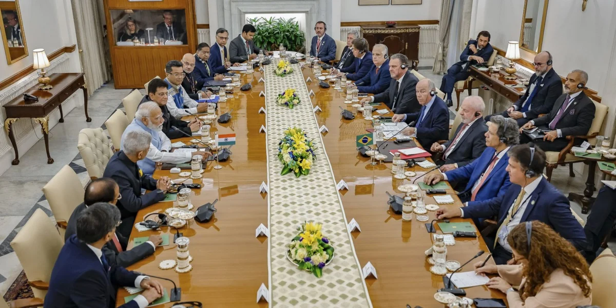 Lula e Modi selam acordo histórico sobre terras raras e energias renováveis