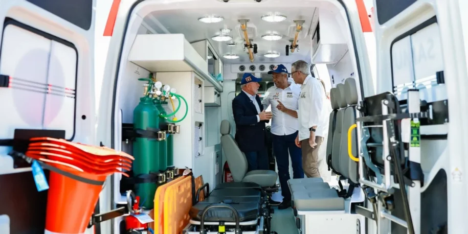 Lula e Padilha celebram recorde de 14,7 milhões de cirurgias eletivas pelo SUS