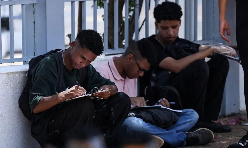 Ministério da Educação encerra inscrições do Fies 2026 em 6 de outubro; veja como participar